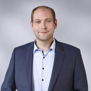samson mitarbeitershooting herr klaus schraeder 112 1 scaled e1759251028903 768x768
